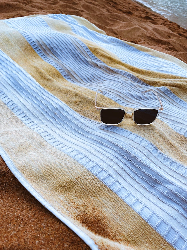 Sand Cloud Towel - Luxurious and Eco-Friendly Beach Companion