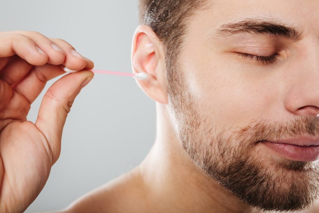 Male hygiene tips - Clean your ears regularly